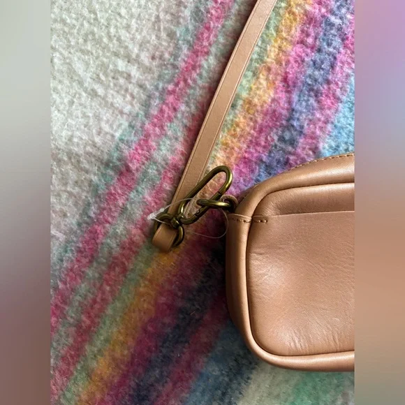 NWT Madewell The Leather Carabiner Mini Crossbody Bag - Picture 7 of 11
